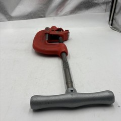 RIDGID 32840 Model 4-S Heavy-Duty Pipe Cutter 2-in to 4-in Steel Pipe Cutter