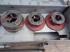 Ridgid 12-R Pipe Threader Die Head Set w/Case & Ratchet Head 12R 1/2&Prime; &ndash; 2&Prime; Dies
