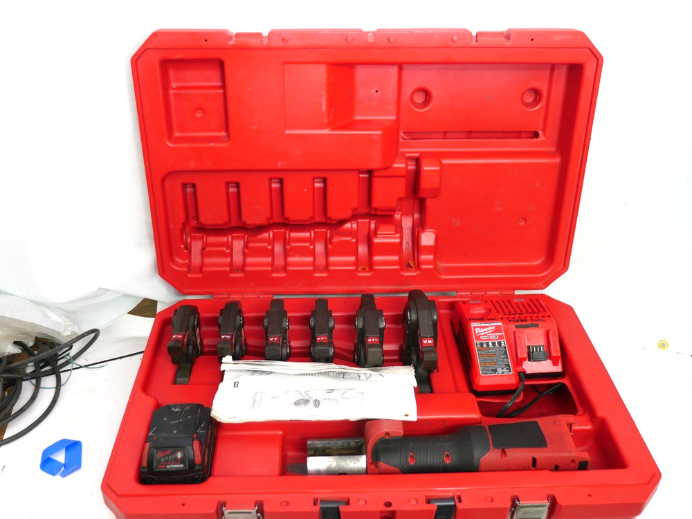 MILWAUKEE 2773-22 M18 FORCE LOGIC PRESS TOOL KIT 1/2&Prime; to 2-1/2&Prime; USED COPPER JAWS