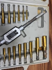 MISSING ONE TOOL w WEAR CARBON STEEL TAP AND ROUND DIE SETS FRACTIONAL 431-20045