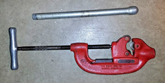 Rigid Heavy Duty Pipe Cutter No. 3-S 1&Prime;-3&Prime; with handle