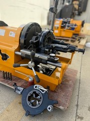 Electric Pipe Threader Machine NPT 1/2&Prime;- 4&Prime; 900W 110V w/ Automatic Oil Feeder