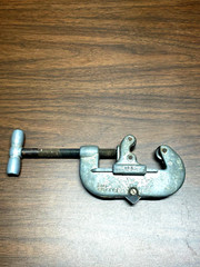Superior Pipe Cutter 5/8-2 1/8&Prime; Tube & 3/8-1&Prime; Pipe made in Cleveland, Ohio USA