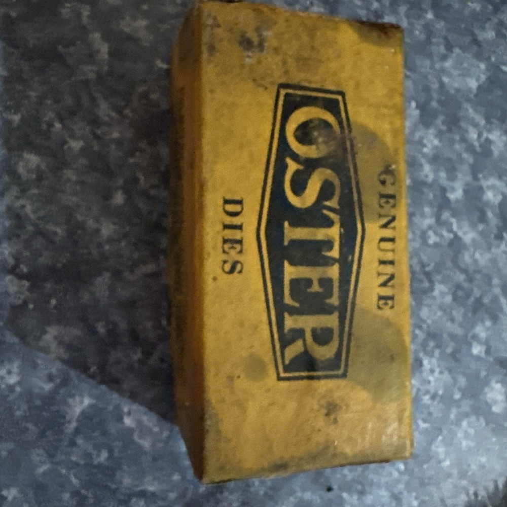 OSTER 2RS 572 CW 1/2&rdquo; & 3/4&rdquo; Pipe Die Set