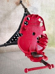 Ridgid No. 40A Tristand Portable Pipe Vice Red/Black 1/8&Prime; To 2-1/2&Prime;
