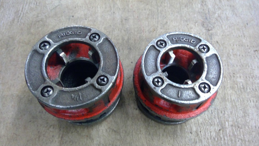 Two Ridgid 12-R 1&Prime; & 1 1/4&Prime; Ratchet Pipe Threader Die Heads