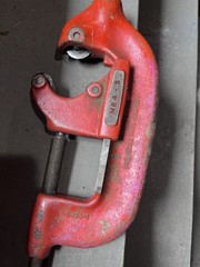 RIDGID No.4-S HEAVY DUTY 2&Prime; TO 4&Prime; PIPE CUTTER 32845