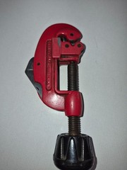 Trucraft Pipe Cutter 3-30mm Adjustable Tube Cutting Tool Red