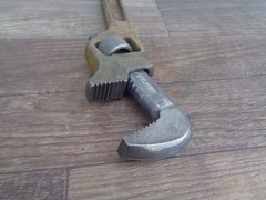 Vintage LAWSON Offset Steel Pipe Wrench 14&Prime; Shortened