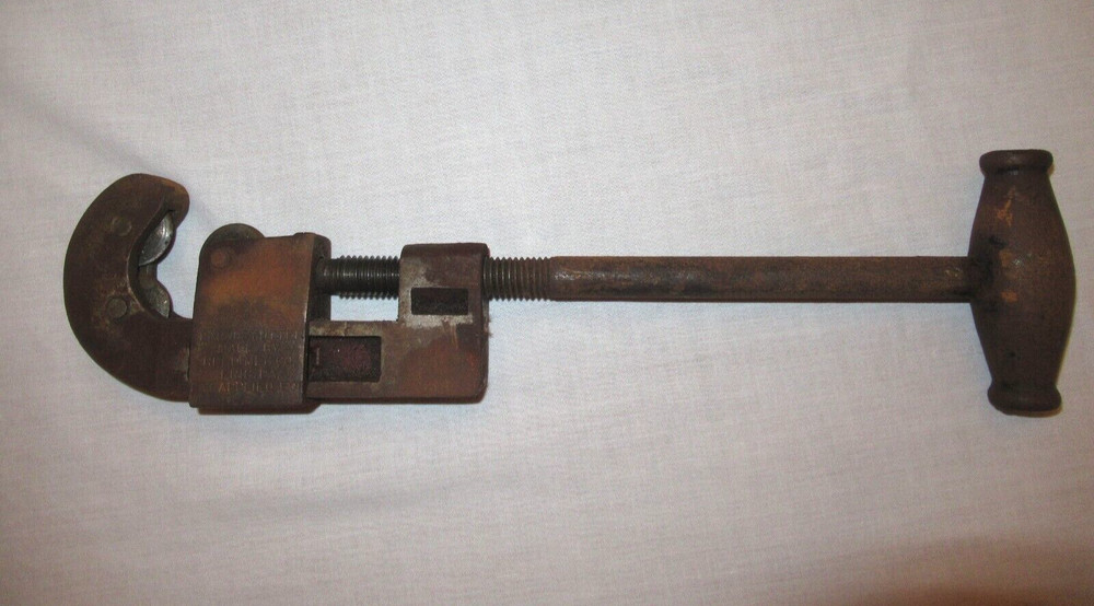 Vintage Barnes Cutter, 3-wheel pipe cutter #1, Reed Mfg. Co, 1-1/2&Prime; diameter Max