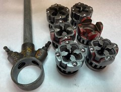 REED MFG CO Pipe Threader Die Ratchet 6-Die Heads&5-Dies 1/4,3/8,1/2NPT,1/2-13NC