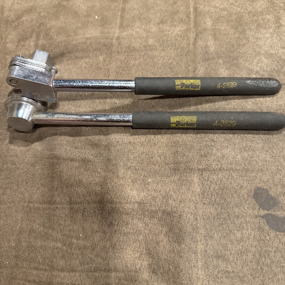 Parker Hannifin Pipe Tubing 4-2829 Bender 1/4&rdquo; OD 9/16&rdquo; Radius 4 X 9/16