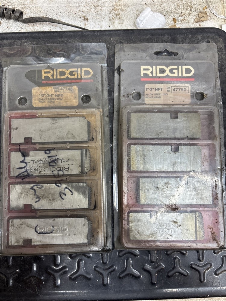 Ridgid Alloy Steel Universal Pipe Die Right Hand 1/2-3/4&Prime; NPT & 1&rdquo;-2&rdquo; NPT