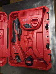 MILWAUKEE M12 2471-20 Pipe Tubing Cutter Kit Battery and Charger And Case