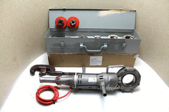 RIDGID 700 Pipe Threader w/ 12-R Die Set & &ldquo;BRAND NEW&rdquo; Metal Case (100% TESTED)
