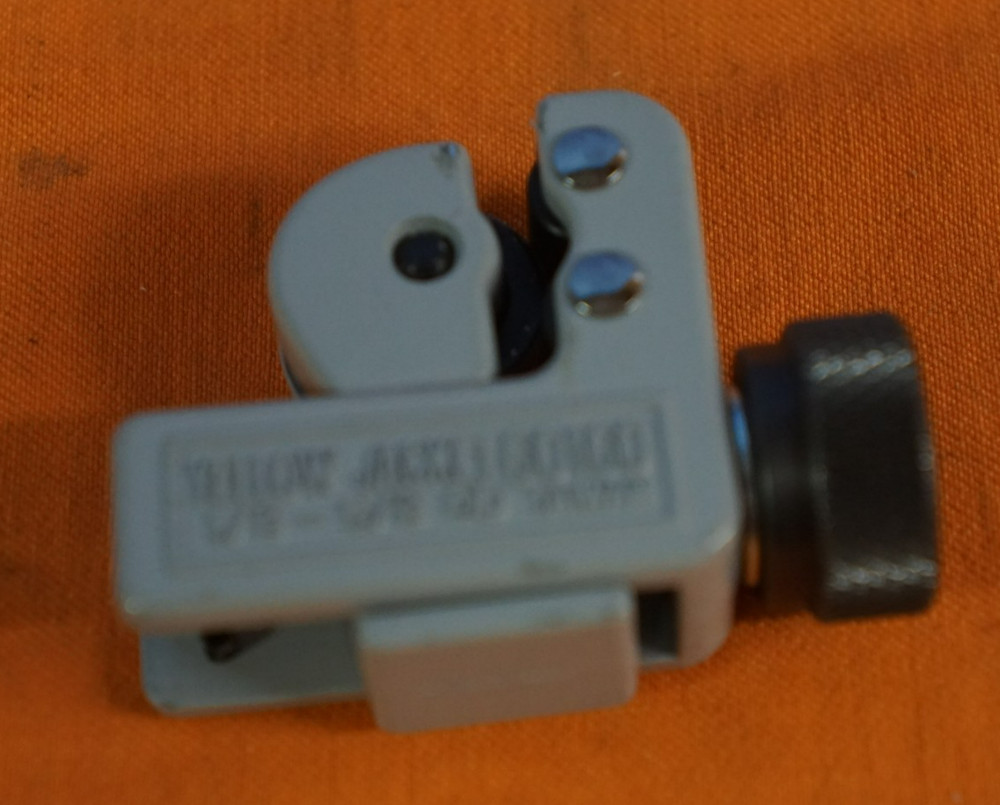 Yellow Jacket 60160 1/8&Prime; To 5/8&Prime; Tubing Cutter