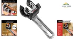 Rugged Close Quarters Tubing Cutter for Tight Spaces and Easy Operation