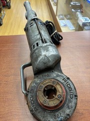 RIDGID 700 Power Drive Pipe Threader T2 electric Handheld Threading Machine