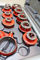 RIDGID 700 Pipe Threader w/ 12-R Die Set & Heavy Duty Ridgid Case (100% TESTED)