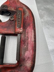 Model 4-S, Heavy Duty Pipe Cutter, 2&Prime; &ndash; 4&Prime;