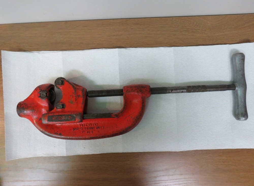 Ridgid No. 3-S 1&Prime; to 3&Prime; Capacity Heavy Duty Pipe Cutter &ndash; Preowned