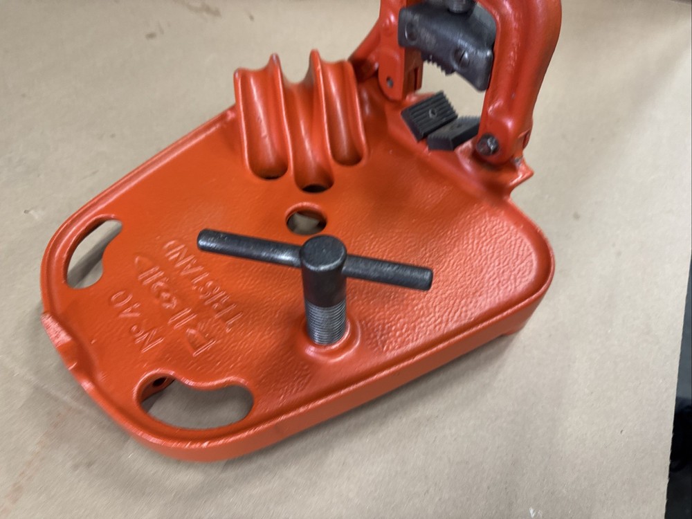 RIDGID No 40 Portable Yoke Vise 1/8&Prime; to 2-1/2&Prime; 40 Pipe No Legs Just What You We