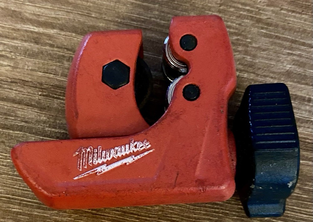 Milwaukee 48-22-4251 Mini Tubing Cutter 1/8&Prime; &ndash; 1-1/8&Prime;