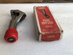 Malco TC312 Tube Cutter for 1/4&Prime; to 1 5/8&Prime; O.D. Tubing with Extra Blade &ndash; USA.