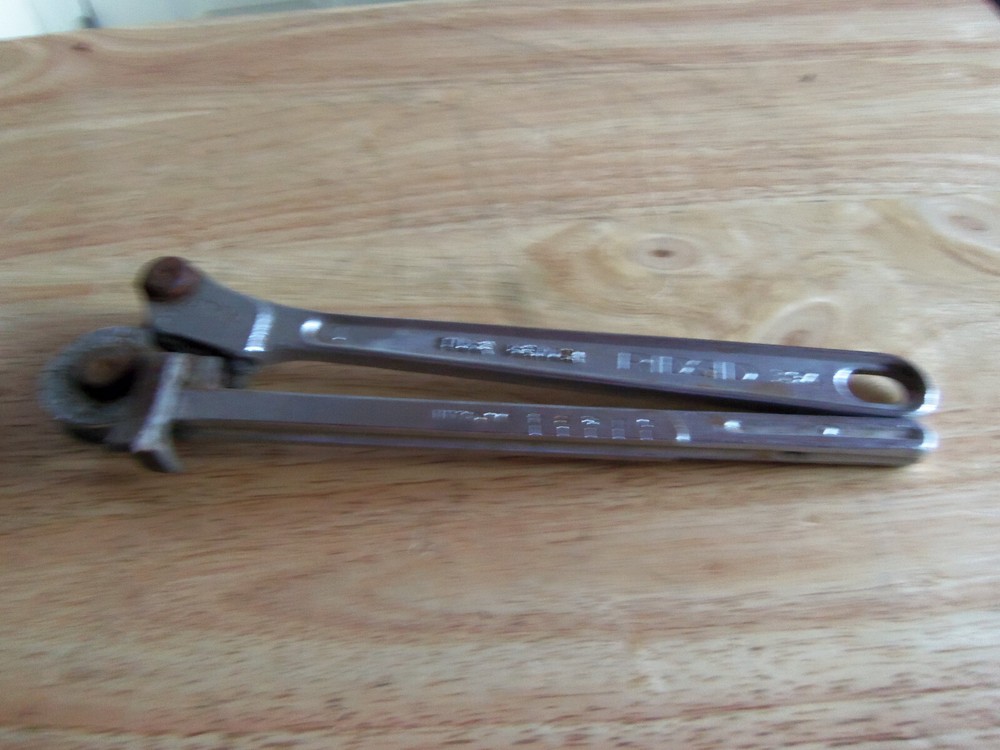 Ridgid No. 394 Tube Bender 1/4&Prime; OD 9/16&Prime; R Used