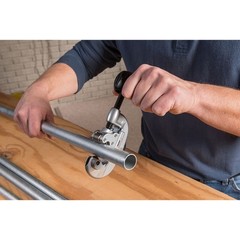 Ridgid 32920 Model 15 3/16&Prime; &ndash; 1-1/8&Prime; Screw Feed Tubing Cutter