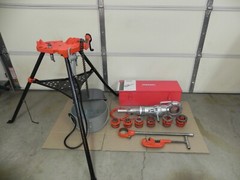 RIDGID 700 PIPE THREADER 115V, 12R set 1/2&Prime;- 2&Prime;,case, Stand, oiler Refurbished