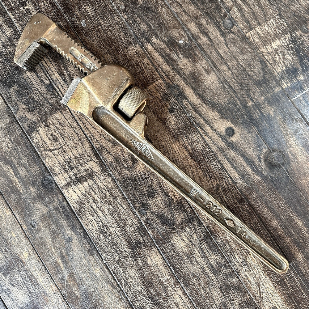 Ampco W-212 Non Sparking Bronze 14&Prime; Pipe Wrench Spark Proof 2 1/4&Prime; Jaw Opening