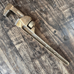 Ampco W-212 Non Sparking Bronze 14&Prime; Pipe Wrench Spark Proof 2 1/4&Prime; Jaw Opening