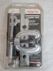 Superior Tool Company Professional Flaring Tool 17515 for 3/16 in 5/8 in Pipes