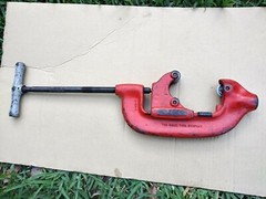 RIDGID 2 in. to 4 in. Model 4-S Heavy-Duty Pipe Cutter Made in USA