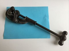 Vintage CROWN 7A Heavy Duty Plumbing Steamfitter Heating Cooling Pipe Cutter