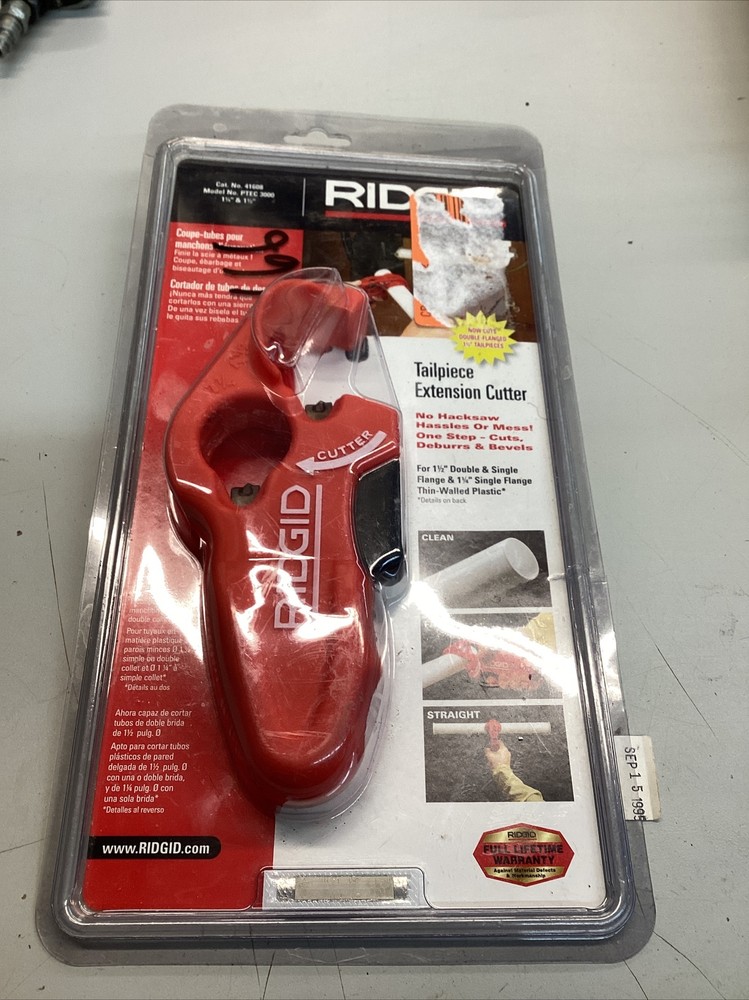 RIDGID 1-1/4 in. &ndash; 1-1/2 in. PTEC 3000 Plastic Tubing Cutter 41608 PTEC 3000 1B