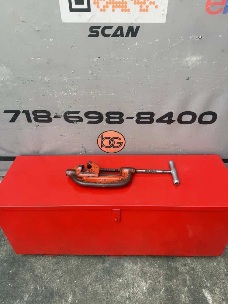 RIDGID 4-S Pipe Cutter 2 to 4 inch Capacity. Works Fine.