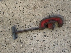 RIGID HEAVY DUTY PIPE CUTTER 1/8&Prime;-2&Prime; PIPE CAPACITY RIDGE TOOL CO
