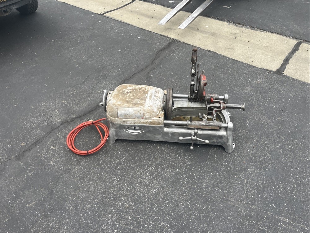 Ridgid 535, V1 complete with Universal die head