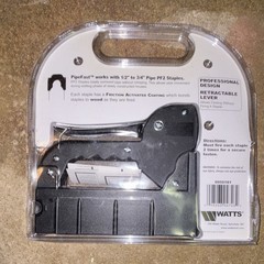 Watts PipeFast PF-1 Pipe Stapler Tool w/ PF2 Staples 1/2 in & 3/4 in