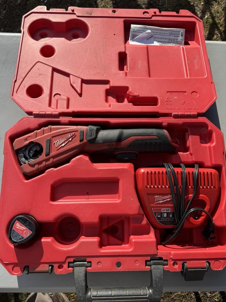 🔥 Milwaukee 2471-20 Copper Tubing Cutter Kit With M12 Battery + Charger + Case