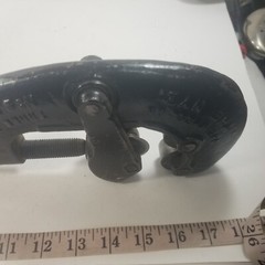 NYE No.2 UNIVERSAL THREE WHEEL PIPE CUTTER
