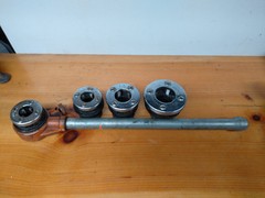 Armstrong 191 R Ratcheting Die Holder And Pipe Die Set 1 1/4, 1, 3/4, 1/2