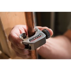 Ridgid 32985 104 Midget Tubing Cutter (3/16&Prime; &ndash; 15/16&Prime; Capacity)