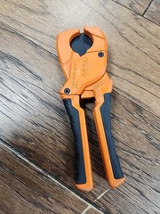 KLEIN TOOLS 50043 PEX & TUBING CUTTER 1&rdquo; | 0435