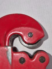 Trucraft Pipe Cutter 3-30mm Adjustable Tube Cutting Tool Red
