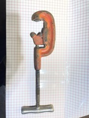 RIGID HEAVY DUTY PIPE CUTTER 1/8&Prime;-2&Prime; PIPE CAPACITY RIDGE TOOL CO