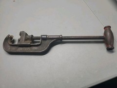Vintage Greenfield Tap & Die Co. Pipe Cutter No. 2 &ndash; 1/8&Prime; to 2&Prime; Pipe