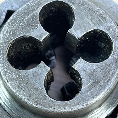 GTD Little Giant 3/8&rdquo; NC 16 2-3/4&rdquo; Size Adjustable Threading Die Insert Collet